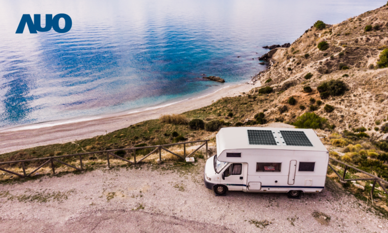 「可撓輕量化太陽光電板SunCurva」使用輕量特殊耐候型複合板取代傳統太陽能板的玻璃前板，不僅降低70%重量，每米平方僅3Kg；具有抗衝擊性能及通過電磁相容性測試，可應用於交通運輸工具，如露營車、遊艇等